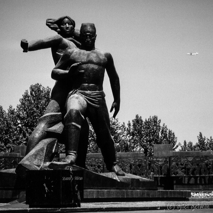 Tachkent earthquake memorial NB web